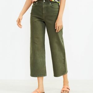 Loft- high rise, wide legged cropped jeans; green Size 6 New- never worn.